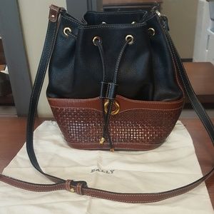bally bucket bag